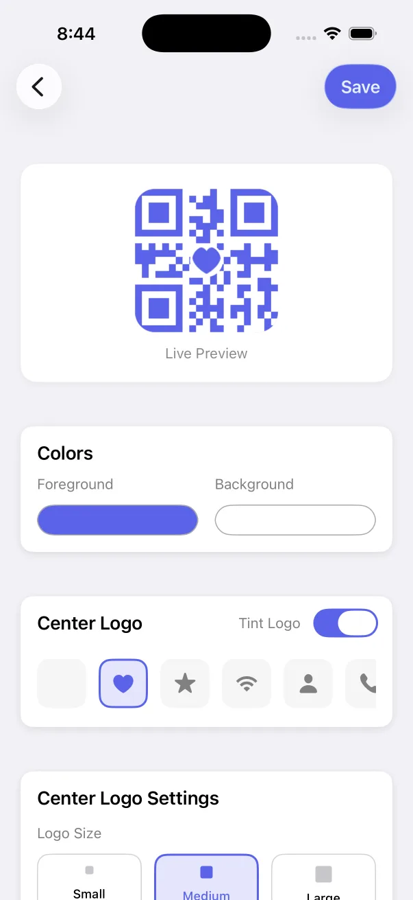 Personalización de un código QR con colores, estilos de puntos y un logo central en iPhone